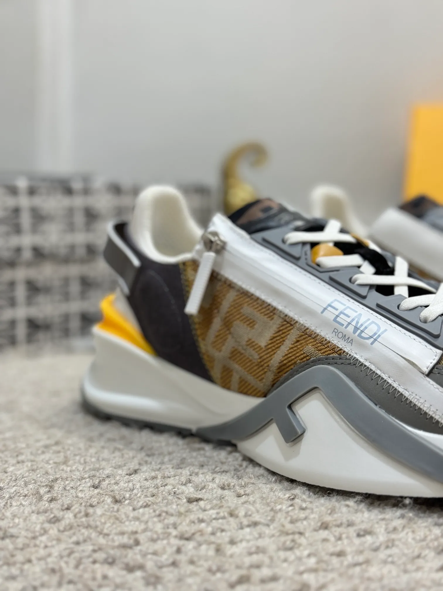 Men's men's shoes 💰520 [New style] 🦥🦥 Original quality - Fendi ◾️▫️F D🆕 Spring and summer new men's slip-on sneakers, with elastic straps, side zippers, and corrugated soles engraved with F. Embossed Fendi Flow lettering on the heel. Mixed material of high-tech fabric and black suede. FF graphic tongue. Ultra-light and wear-resistant EVA sole. Size: 38-44 (45 customized